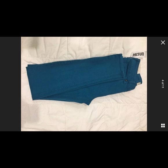 ๐ Bullhead Denim Co. High Rise Jeans - Picture 11 of 16